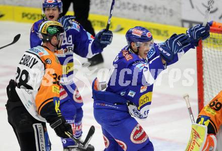 EBEL. Eishockey Bundesliga. EC Pasut VSV gegen  Graz 99ers. Torjubel Joshua Langfeld (VSV). Villach, am 10.12.2010.
Foto: Kuess 


---
pressefotos, pressefotografie, kuess, qs, qspictures, sport, bild, bilder, bilddatenbank