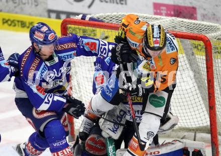 EBEL. Eishockey Bundesliga. EC Pasut VSV gegen  Graz 99ers. Michael Raffl,  (VSV), Matthias Iberer (Graz). Villach, am 10.12.2010.
Foto: Kuess 


---
pressefotos, pressefotografie, kuess, qs, qspictures, sport, bild, bilder, bilddatenbank