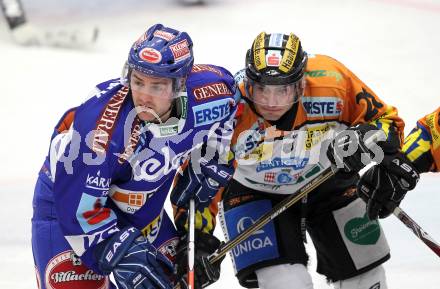 EBEL. Eishockey Bundesliga. EC Pasut VSV gegen  Graz 99ers. Jonathan Ferland,  (VSV), Michael Ouellette (Graz). Villach, am 10.12.2010.
Foto: Kuess 


---
pressefotos, pressefotografie, kuess, qs, qspictures, sport, bild, bilder, bilddatenbank