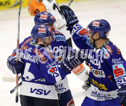 EBEL. Eishockey Bundesliga. EC Pasut VSV gegen  Graz 99ers. Torjubel Gerhard Unterluggauer, Kevin Mitchell, Jonathan Ferland (VSV). Villach, am 10.12.2010.
Foto: Kuess 


---
pressefotos, pressefotografie, kuess, qs, qspictures, sport, bild, bilder, bilddatenbank