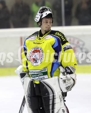 Eishockey. CHL. Carinthian Hokey League. Tarco Woelfe gegen 1. EHC Althofen. Manuel Pernutsch (Tarco). Klagenfurt, am 4.12.2010.
Foto: Kuess
---
pressefotos, pressefotografie, kuess, qs, qspictures, sport, bild, bilder, bilddatenbank