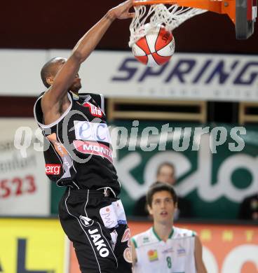 Basketball Bundesliga. Woerthersee Piraten gegen Ece Bulls Kapfenberg.  LeVonn Jordan (Kapfenberg). Klagenfurt, 11.12.2010.
Foto:  Kuess

---
pressefotos, pressefotografie, kuess, qs, qspictures, sport, bild, bilder, bilddatenbank