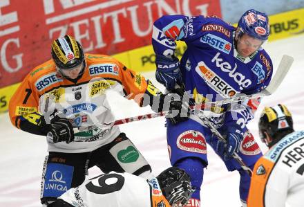 EBEL. Eishockey Bundesliga. EC Rekordfenster VSV gegen  Moser Medical Graz 99ers.  Tomaz Razingar (VSV), Victor Lindgren (Graz). Villach, am 10.12.2010.
Foto: Kuess 


---
pressefotos, pressefotografie, kuess, qs, qspictures, sport, bild, bilder, bilddatenbank