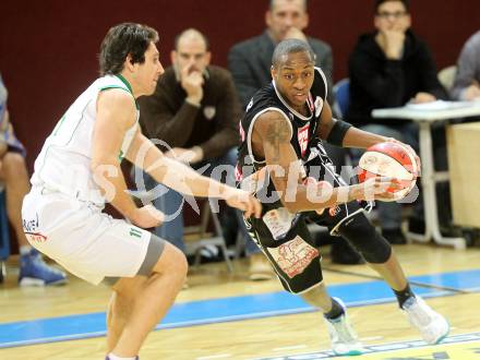 Basketball Bundesliga. Woerthersee Piraten gegen Ece Bulls Kapfenberg.  Andreas Kuttnig, (Piraten),  LeVonn Jordan (Kapfenberg). Klagenfurt, 11.12.2010.
Foto:  Kuess

---
pressefotos, pressefotografie, kuess, qs, qspictures, sport, bild, bilder, bilddatenbank