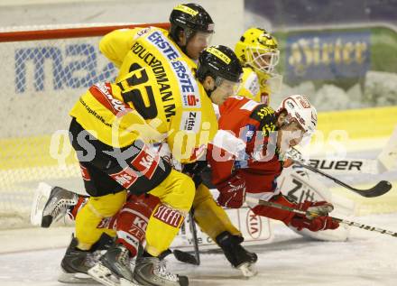 EBEL. Eishockey Bundesliga. KAC gegen EV Vienna Capitals. SCHULLER David (KAC), RODMAN Marcel, BOUCHARD Francois (Vienna). Klagenfurt, am 10.12.2010.
Foto: Kuess 

---
pressefotos, pressefotografie, kuess, qs, qspictures, sport, bild, bilder, bilddatenbank