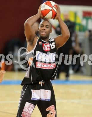 Basketball Bundesliga. Woerthersee Piraten gegen Ece Bulls Kapfenberg.  Daniel Horace  (Kapfenberg). Klagenfurt, 11.12.2010.
Foto:  Kuess

---
pressefotos, pressefotografie, kuess, qs, qspictures, sport, bild, bilder, bilddatenbank