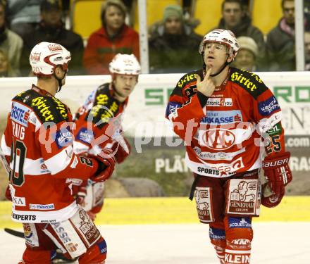 EBEL. Eishockey Bundesliga. KAC gegen EV Vienna Capitals. FUREY Kirk, CRAIG Michael (KAC). Klagenfurt, am 10.12.2010.
Foto: Kuess 

---
pressefotos, pressefotografie, kuess, qs, qspictures, sport, bild, bilder, bilddatenbank