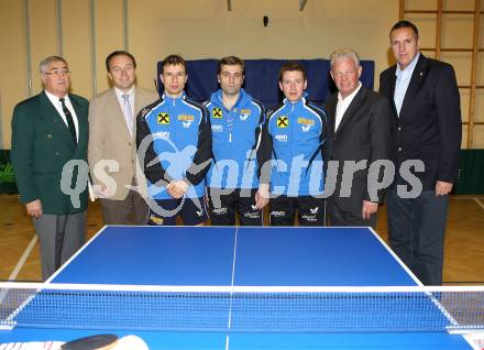 Tischtennis Bundesliga. ASVOE RB Lavamuend gegen TTV Salzburg.  Josef Matschitsch sen. Karl Waldhauser (Praesident Kaerntner Tischtennisverband), Krisztian Szabo, Zoltan Zoltan, Josef Matschitsch, Reinhard Tellian, Peter Kuss. Lavamuend, am 12.12.2010.
Foto: Kuess
---
pressefotos, pressefotografie, kuess, qs, qspictures, sport, bild, bilder, bilddatenbank