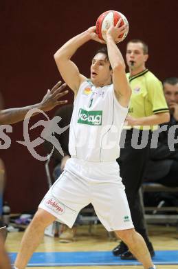 Basketball Bundesliga. Woerthersee Piraten gegen Ece Bulls Kapfenberg.  Andreas Kuttnig (Piraten). Klagenfurt, 11.12.2010.
Foto:  Kuess

---
pressefotos, pressefotografie, kuess, qs, qspictures, sport, bild, bilder, bilddatenbank