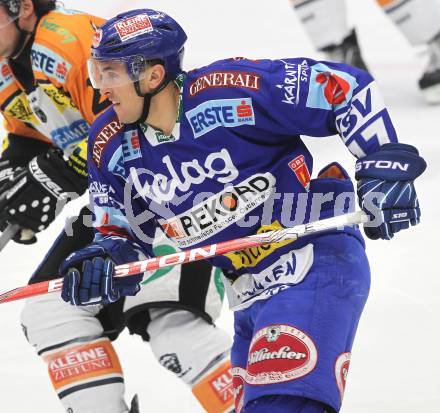 EBEL. Eishockey Bundesliga. EC Rekordfenster VSV gegen  Moser Medical Graz 99ers.  Joshua Langfeld (VSV). Villach, am 10.12.2010.
Foto: Kuess 


---
pressefotos, pressefotografie, kuess, qs, qspictures, sport, bild, bilder, bilddatenbank