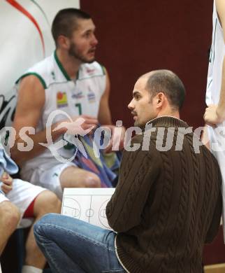 Basketball Bundesliga. Woerthersee Piraten gegen Ece Bulls Kapfenberg.  Trainer Joachim Buggelsheim (Piraten). Klagenfurt, 11.12.2010.
Foto:  Kuess

---
pressefotos, pressefotografie, kuess, qs, qspictures, sport, bild, bilder, bilddatenbank