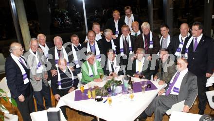 Fussball. SK Austria Kaernten. Legendentreffen.  Fredi Hohenberger, Alfred Riedlberger, Kurt Widmann, Max Schlager, Petzi Kordesch Klagenfurt, am 16.12.2010.
Foto: Kuess
---
pressefotos, pressefotografie, kuess, qs, qspictures, sport, bild, bilder, bilddatenbank