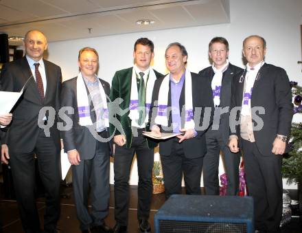 Fussball. SK Austria Kaernten. Legendentreffen.  Sportstadtrat Manfred Mertel, Albert Gunzer, Buergermeister Christain Scheider, Herbert Taschek, Hans Slocker. Klagenfurt, am 16.12.2010.
Foto: Kuess
---
pressefotos, pressefotografie, kuess, qs, qspictures, sport, bild, bilder, bilddatenbank