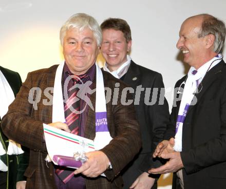 Fussball. SK Austria Kaernten. Legendentreffen. Max Schlager, Herbert Taschek, Hans Slocker. Klagenfurt, am 16.12.2010.
Foto: Kuess
---
pressefotos, pressefotografie, kuess, qs, qspictures, sport, bild, bilder, bilddatenbank