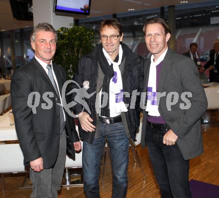 Fussball. SK Austria Kaernten. Legendentreffen. Hannes Haubitz, Werner Buergler, Franz Polanz.  Klagenfurt, am 16.12.2010.
Foto: Kuess
---
pressefotos, pressefotografie, kuess, qs, qspictures, sport, bild, bilder, bilddatenbank