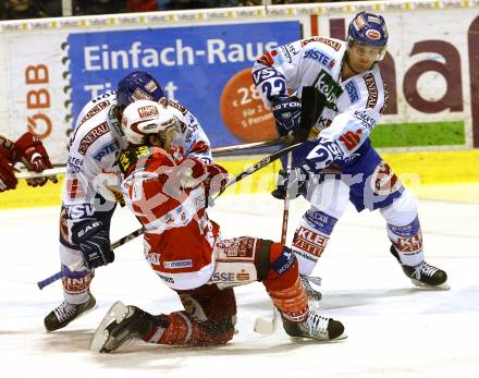 EBEL. Eishockey Bundesliga. KAC gegen VSV. Tyler Spurgeon, (KAC),  Greg Kuznik (VSV). Klagenfurt, am 21.12.2010.
Foto: Kuess 

---
pressefotos, pressefotografie, kuess, qs, qspictures, sport, bild, bilder, bilddatenbank