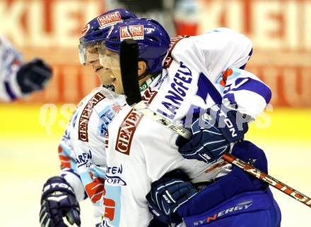 EBEL. Eishockey Bundesliga. KAC gegen VSV. Torjubel Joshua Langfeld, Mario Altmann (VSV). Klagenfurt, am 21.12.2010.
Foto: Kuess 

---
pressefotos, pressefotografie, kuess, qs, qspictures, sport, bild, bilder, bilddatenbank