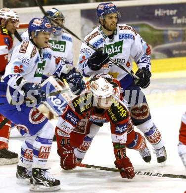 EBEL. Eishockey Bundesliga. KAC gegen VSV. David Schuller, (KAC), Matt Ryan, Michael Martin (VSV). Klagenfurt, am 21.12.2010.
Foto: Kuess 

---
pressefotos, pressefotografie, kuess, qs, qspictures, sport, bild, bilder, bilddatenbank