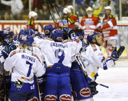 EBEL. Eishockey Bundesliga. KAC gegen VSV. Jubel VSV. Klagenfurt, am 21.12.2010.
Foto: Kuess 

---
pressefotos, pressefotografie, kuess, qs, qspictures, sport, bild, bilder, bilddatenbank