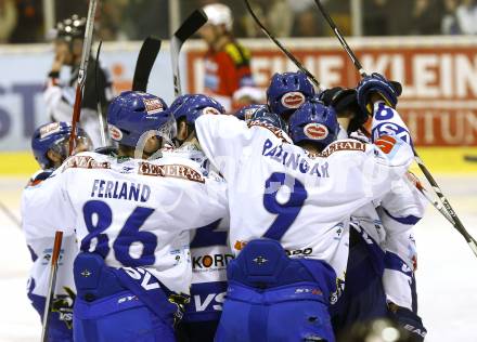 EBEL. Eishockey Bundesliga. KAC gegen VSV. Jubel VSV. Klagenfurt, am 21.12.2010.
Foto: Kuess 

---
pressefotos, pressefotografie, kuess, qs, qspictures, sport, bild, bilder, bilddatenbank