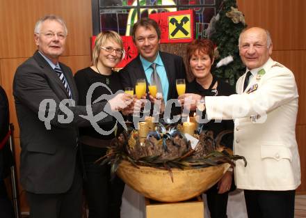 Sportgala. Wahl zum Kaerntner Sportler des Jahres. Motorsport, Schi Alpin, Leichtathletik, Boxen. Hermann Waldy, Sabine Egger, Fritz Strobl, Karoline Kaefer, Joe Tiger Pachler. Velden, Casineum, am 22.12.2010.
Foto: Kuess
---
pressefotos, pressefotografie, kuess, qs, qspictures, sport, bild, bilder, bilddatenbank