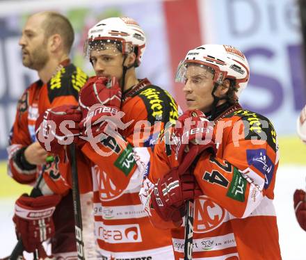 EBEL. Eishockey Bundesliga. EC KAC gegen EHC LIWEST Black Wings Linz. Jeff Shantz, Johannes Reichel, Dieter Kalt (KAC). Klagenfurt, am 23.12.2010.
Foto: Kuess 

---
pressefotos, pressefotografie, kuess, qs, qspictures, sport, bild, bilder, bilddatenbank