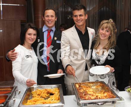 Sportgala. Wahl zum Kaerntner Sportler des Jahres. Gerhard Schmid, Niko Resch, Julia Schmid. Velden, Casineum, am 22.12.2010.
Foto: Kuess
---
pressefotos, pressefotografie, kuess, qs, qspictures, sport, bild, bilder, bilddatenbank