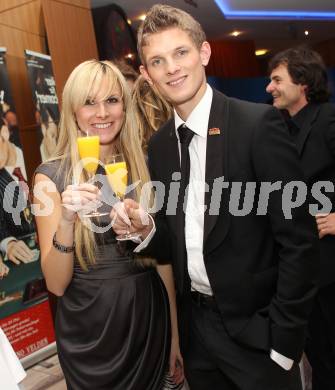 Sportgala. Wahl zum Kaerntner Sportler des Jahres. Schispringen. Thomas Morgenstern mit Freundin Kristina. Velden, Casineum, am 22.12.2010.
Foto: Kuess
---
pressefotos, pressefotografie, kuess, qs, qspictures, sport, bild, bilder, bilddatenbank