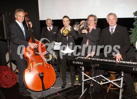 Sportgala. Wahl zum Sportler des Jahres. Kurt Steiner, Helmar Steindl, Lara Vadlau, Birgit Pichler, Gerhard Doerfler. Velden, 22.12.2010.
Foto: Kuess 

---
pressefotos, pressefotografie, kuess, qs, qspictures, sport, bild, bilder, bilddatenbank