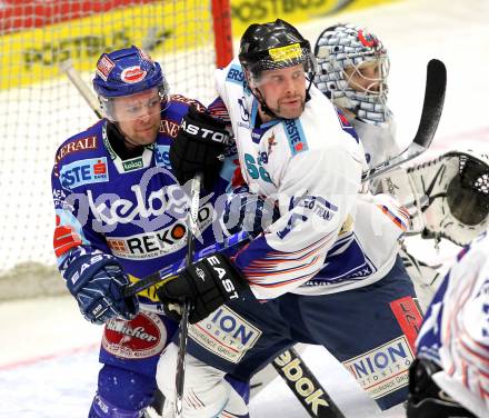 EBEL. Eishockey Bundesliga. EC Pasut VSV gegen  Alba Volan SAPA Fehervar AV19. Roland Kaspitz, (VSV), Oscar Ackeström  (Alba Volan). Villach, am 26.12.2010.
Foto: Kuess 


---
pressefotos, pressefotografie, kuess, qs, qspictures, sport, bild, bilder, bilddatenbank