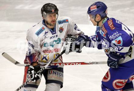 EBEL. Eishockey Bundesliga. EC Pasut VSV gegen  Alba Volan SAPA Fehervar AV19. Jonathan Ferland, (VSV),  Balazs Ladanyi (Alba Volan). Villach, am 26.12.2010.
Foto: Kuess 


---
pressefotos, pressefotografie, kuess, qs, qspictures, sport, bild, bilder, bilddatenbank