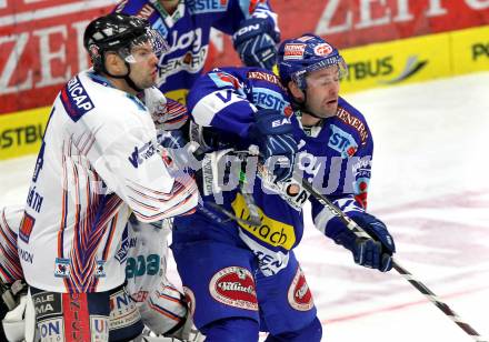 EBEL. Eishockey Bundesliga. EC Pasut VSV gegen  Alba Volan SAPA Fehervar AV19. Tomaz Razingar,  (VSV), Andras Horvath (Alba Volan). Villach, am 26.12.2010.
Foto: Kuess 


---
pressefotos, pressefotografie, kuess, qs, qspictures, sport, bild, bilder, bilddatenbank