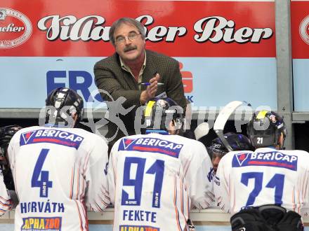 EBEL. Eishockey Bundesliga. EC Pasut VSV gegen  Alba Volan SAPA Fehervar AV19. Trainer Kevin Primeau (Alba Volan). Villach, am 26.12.2010.
Foto: Kuess 


---
pressefotos, pressefotografie, kuess, qs, qspictures, sport, bild, bilder, bilddatenbank