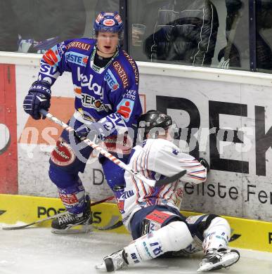 EBEL. Eishockey Bundesliga. EC Pasut VSV gegen  Alba Volan SAPA Fehervar AV19. Andreas Wiedergut,  (VSV), Artyom Vaszjunyin (Alba Volan). Villach, am 26.12.2010.
Foto: Kuess 


---
pressefotos, pressefotografie, kuess, qs, qspictures, sport, bild, bilder, bilddatenbank