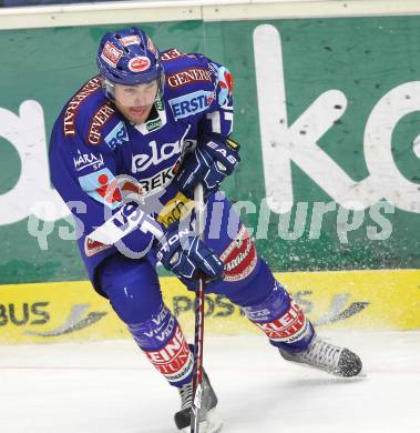 EBEL. Eishockey Bundesliga. EC Pasut VSV gegen HDD TILIA Olimpija Ljubljana. Joshua Langfeld (VSV). Villach, am 26.11.2010.
Foto: Kuess 


---
pressefotos, pressefotografie, kuess, qs, qspictures, sport, bild, bilder, bilddatenbank