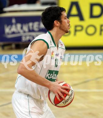 Basketball Bundesliga. Woerthersee Piraten gegen Ece Bulls Kapfenberg.  Erik Rhinehart (Piraten). Klagenfurt, 11.12.2010.
Foto:  Kuess

---
pressefotos, pressefotografie, kuess, qs, qspictures, sport, bild, bilder, bilddatenbank