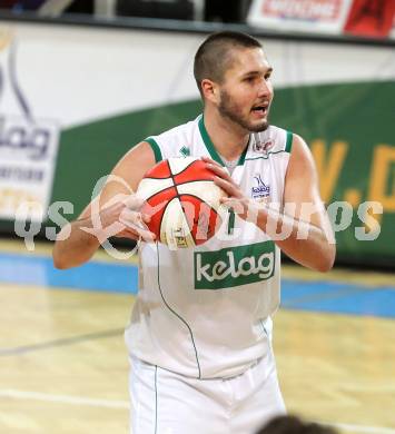 Basketball Bundesliga. Woerthersee Piraten gegen Ece Bulls Kapfenberg.  Bernhard Weber (Piraten). Klagenfurt, 11.12.2010.
Foto:  Kuess

---
pressefotos, pressefotografie, kuess, qs, qspictures, sport, bild, bilder, bilddatenbank