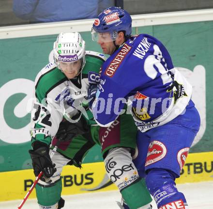 EBEL. Eishockey Bundesliga. EC Pasut VSV gegen HDD TILIA Olimpija Ljubljana. Greg Kuznik (VSV), John Hughes (Laibach). Villach, am 26.11.2010.
Foto: Kuess 


---
pressefotos, pressefotografie, kuess, qs, qspictures, sport, bild, bilder, bilddatenbank