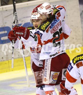 EBEL. Eishockey Bundesliga. EC KAC gegen Alba Volan SAPA Fehervar AV19. Torjubel Tyler Spurgeon, Thomas Hundertpfund (KAC). Klagenfurt, am 28.12.2010.
Foto: Kuess 

---
pressefotos, pressefotografie, kuess, qs, qspictures, sport, bild, bilder, bilddatenbank