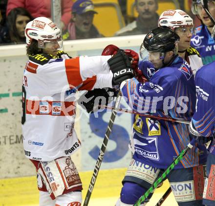 EBEL. Eishockey Bundesliga. EC KAC gegen Alba Volan SAPA Fehervar AV19. Raphael Herburger, (KAC),  Juray Durco (Alba Volan). Klagenfurt, am 28.12.2010.
Foto: Kuess 

---
pressefotos, pressefotografie, kuess, qs, qspictures, sport, bild, bilder, bilddatenbank