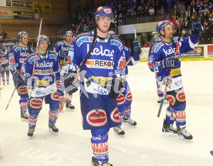 EBEL. Eishockey Bundesliga. EC Rekordfenster VSV gegen Red Bull Salzburg. Michael Raffl, Gerhard Unterluggauer (VSV). Villach, am 30.12.2010.
Foto: Kuess
---
pressefotos, pressefotografie, kuess, qs, qspictures, sport, bild, bilder, bilddatenbank