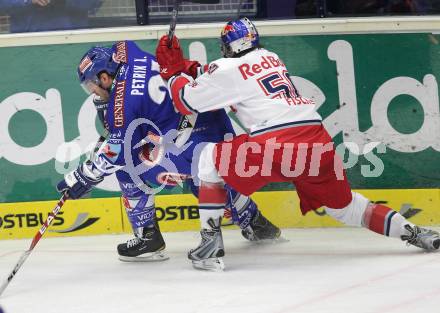 EBEL. Eishockey Bundesliga. EC Rekordfenster VSV gegen Red Bull Salzburg. Nikolas Petrik (VSV), Mario Fischer (Salzburg). Villach, am 30.12.2010.
Foto: Kuess
---
pressefotos, pressefotografie, kuess, qs, qspictures, sport, bild, bilder, bilddatenbank