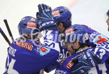 EBEL. Eishockey Bundesliga. EC Rekordfenster VSV gegen Red Bull Salzburg. Torjubel (VSV). Villach, am 30.12.2010.
Foto: Kuess
---
pressefotos, pressefotografie, kuess, qs, qspictures, sport, bild, bilder, bilddatenbank