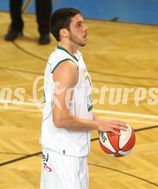 Basketball Bundesliga. Woerthersee Piraten gegen WBC Raiffeisen Wels.  Erik Rhinehart (Piraten). Klagenfurt, 18.12.2010.
Foto:  Kuess

---
pressefotos, pressefotografie, kuess, qs, qspictures, sport, bild, bilder, bilddatenbank