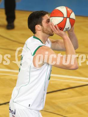 Basketball Bundesliga. Woerthersee Piraten gegen WBC Raiffeisen Wels.  Erik Rhinehart (Piraten). Klagenfurt, 18.12.2010.
Foto:  Kuess

---
pressefotos, pressefotografie, kuess, qs, qspictures, sport, bild, bilder, bilddatenbank