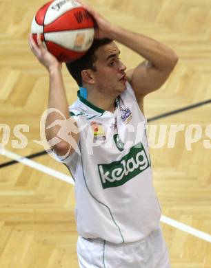 Basketball Bundesliga. Woerthersee Piraten gegen WBC Raiffeisen Wels.  Marco Breithuber (Piraten). Klagenfurt, 18.12.2010.
Foto:  Kuess

---
pressefotos, pressefotografie, kuess, qs, qspictures, sport, bild, bilder, bilddatenbank