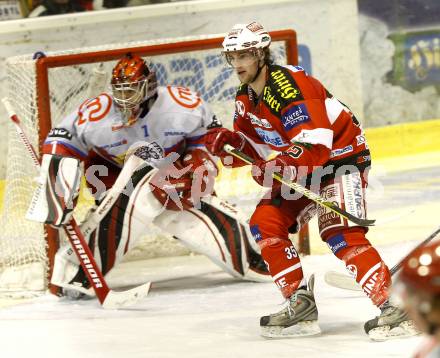 EBEL. Eishockey Bundesliga. EC KAC gegen HK Acroni Jesenice. Nikolaus Holzer (KAC), SUOMALAINEN Jaakko (Jesenice). Klagenfurt, am 2.1.2011.
Foto: Kuess 

---
pressefotos, pressefotografie, kuess, qs, qspictures, sport, bild, bilder, bilddatenbank