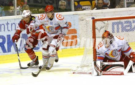 EBEL. Eishockey Bundesliga. EC KAC gegen HK Acroni Jesenice. SPURGEON Tyler (KAC), KURALT Anze, SUOMALAINEN Jaakko (Jesenice). Klagenfurt, am 2.1.2011.
Foto: Kuess 

---
pressefotos, pressefotografie, kuess, qs, qspictures, sport, bild, bilder, bilddatenbank