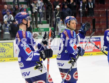 EBEL. Eishockey Bundesliga. EC Rekordfenster VSV gegen KHL Medvescak Zagreb. Jubel Michael Raffl, Derek Damon (VSV). Villach, am 2.1.2011.
Foto: Kuess

---
pressefotos, pressefotografie, kuess, qs, qspictures, sport, bild, bilder, bilddatenbank