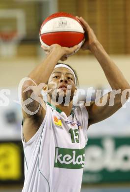 Basketball Bundesliga. Woerthersee Piraten gegen Arkadia Traiskirchen Lions.  Thomas Kennedy (Piraten). Klagenfurt, 2.1.2011.
Foto:  Kuess

---
pressefotos, pressefotografie, kuess, qs, qspictures, sport, bild, bilder, bilddatenbank